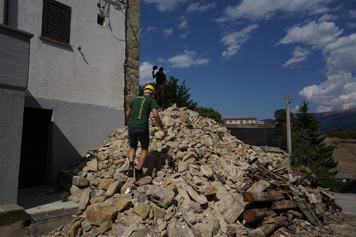 Intervento su un edificio esistente, con materiale di risulta